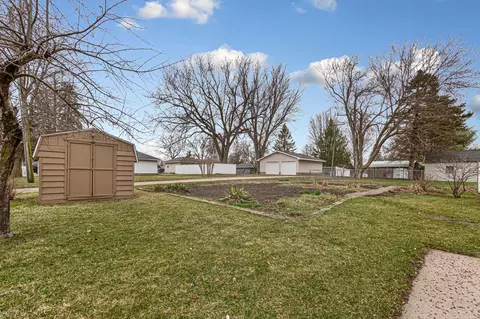 Exterior - 1172 6th Ave SW, Faribault, MN 55021 photo 3 of 10