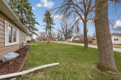 Exterior - 1172 6th Ave SW, Faribault, MN 55021 photo 8 of 10
