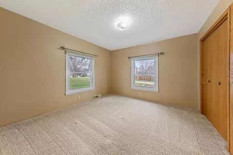 Bedroom - 1172 6th Ave SW, Faribault, MN 55021 photo 2 of 4