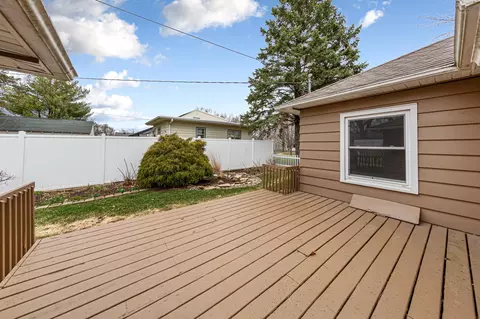 Exterior - 1172 6th Ave SW, Faribault, MN 55021 photo 4 of 10