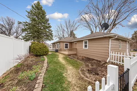 Exterior - 1172 6th Ave SW, Faribault, MN 55021 photo 2 of 10