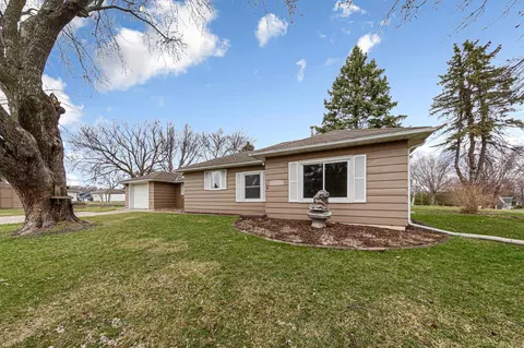 Exterior - 1172 6th Ave SW, Faribault, MN 55021 photo 9 of 10