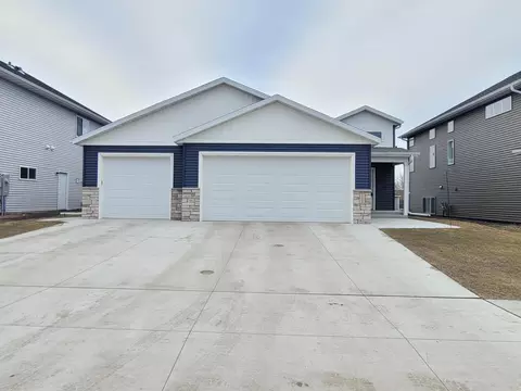2308 36th Ave S, Moorhead, MN 56560