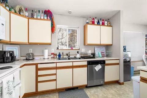 Kitchen - 2425 Vermilion Rd, Duluth, MN 55803 photo 1 of 3