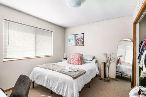 Bedroom - 2425 Vermilion Rd, Duluth, MN 55803 photo 4 of 6