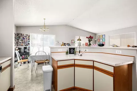 Kitchen - 2425 Vermilion Rd, Duluth, MN 55803 photo 2 of 3