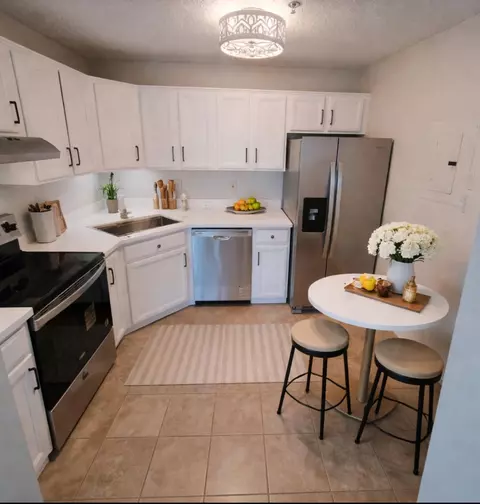 2110 Ridge Dr #32, Saint Louis Park, MN 55416