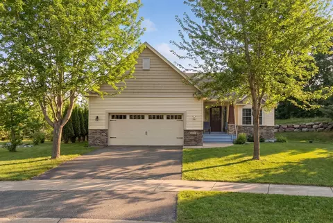 4843 Hamlet Ave N, Oakdale, MN 55128