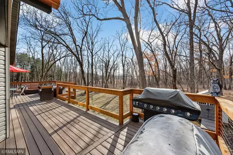 245 Dwinnell Ave, Mahtomedi, MN 55115