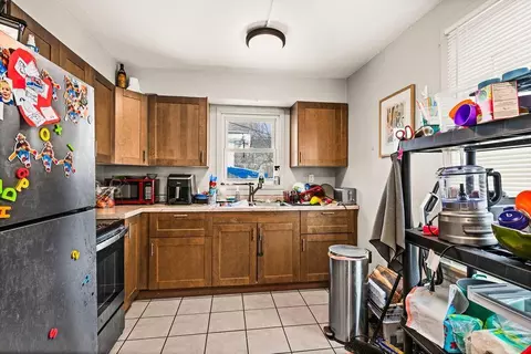 Kitchen - 902 N 11th Ave E, Duluth, MN 55805 photo 2 of 3