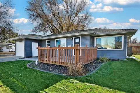 733 E Academy St, Owatonna, MN 55060