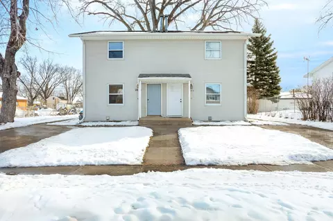 1033-1035 27th St N, Fargo, ND 58102