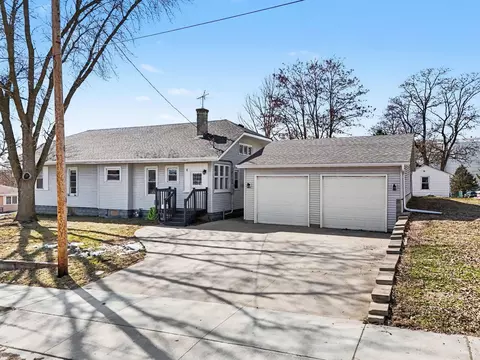 213 Boulevard Ave NE, Montgomery, MN 56069