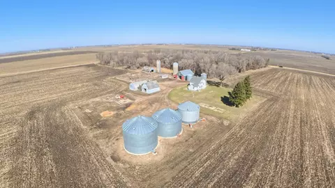 11146 230th St, Milroy, MN 56263