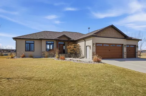 316 Prairie Dr, Harwood, ND 58042