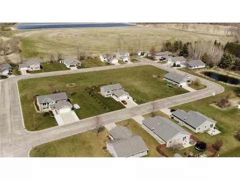 627 Oriole Ln, Eden Valley, MN 55329