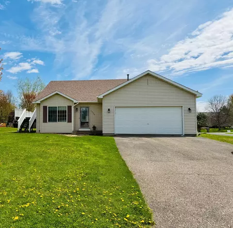 1330 Hunter Hill Dr, Hammond, WI 54015