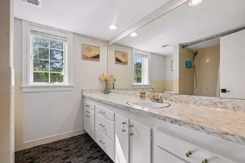 Bath - 7015 Lanham Ln, Edina, MN 55439 photo 6 of 6