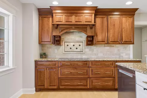 Kitchen - 7015 Lanham Ln, Edina, MN 55439 photo 6 of 6