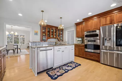 Kitchen - 7015 Lanham Ln, Edina, MN 55439 photo 4 of 6