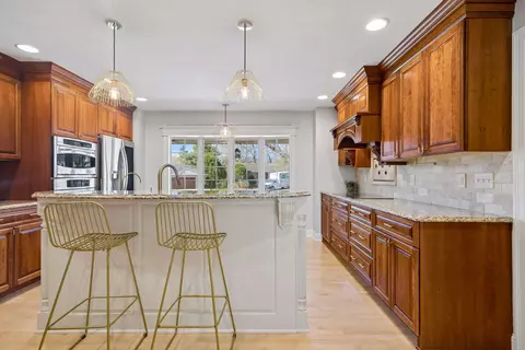 Kitchen - 7015 Lanham Ln, Edina, MN 55439 photo 1 of 6