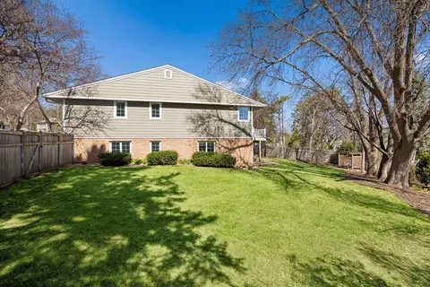 Exterior - 7015 Lanham Ln, Edina, MN 55439 photo 4 of 7