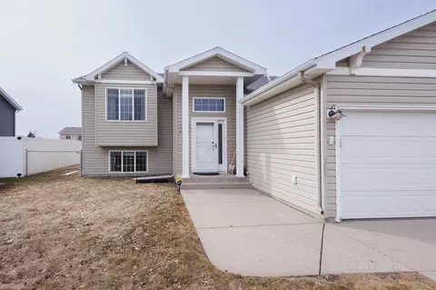 4241 17th St S, Moorhead, MN 56560