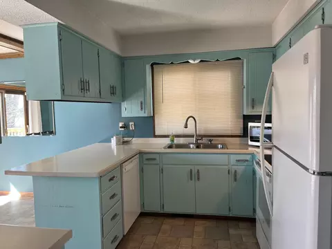 Kitchen - 2904 Monroe Pl, Saint Cloud, MN 56303 photo 2 of 3