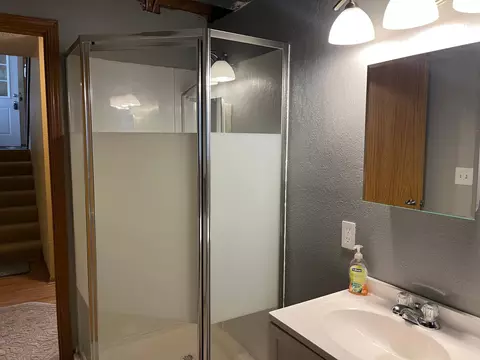 Bath - 2904 Monroe Pl, Saint Cloud, MN 56303 photo 3 of 3