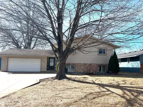 2904 Monroe Pl, Saint Cloud, MN 56303
