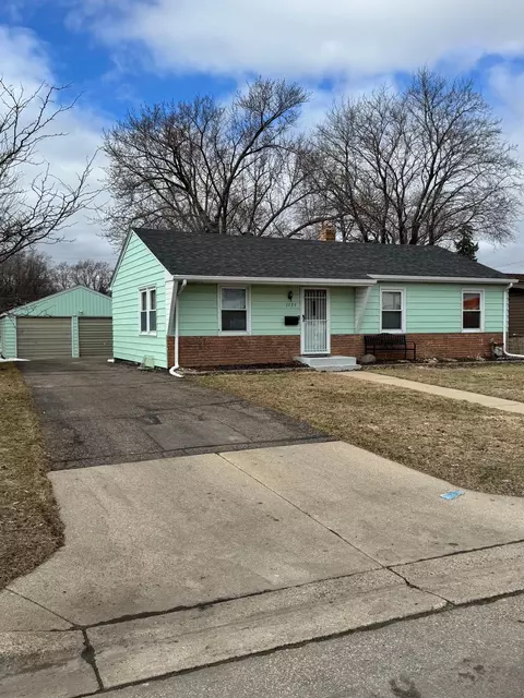 1135 Bidwell St, West Saint Paul, MN 55118