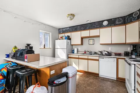 Kitchen - 2417 Vermilion Rd, Duluth, MN 55803 photo 2 of 3