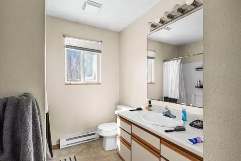 Bath - 2417 Vermilion Rd, Duluth, MN 55803 photo 1 of 4