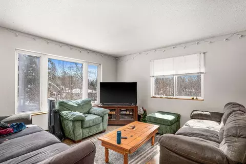Living - 2417 Vermilion Rd, Duluth, MN 55803 photo 2 of 3