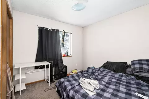 Bedroom - 2417 Vermilion Rd, Duluth, MN 55803 photo 7 of 8