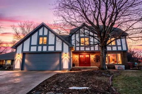 5500 Yorktown Ln N, Plymouth, MN 55442