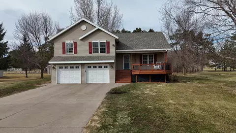 14426 Derosier Dr, Little Falls, MN 56345