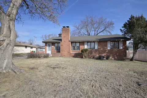 6211 Brooklyn Dr, Brooklyn Center, MN 55430