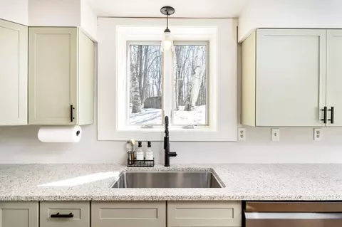 Kitchen - 4286 Lavaque Rd, Hermantown, MN 55811 photo 4 of 6