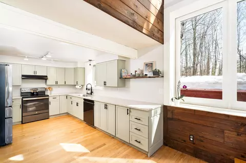 Kitchen - 4286 Lavaque Rd, Hermantown, MN 55811 photo 1 of 6
