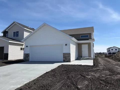 6734 Belding Dr S, Fargo, ND 58104