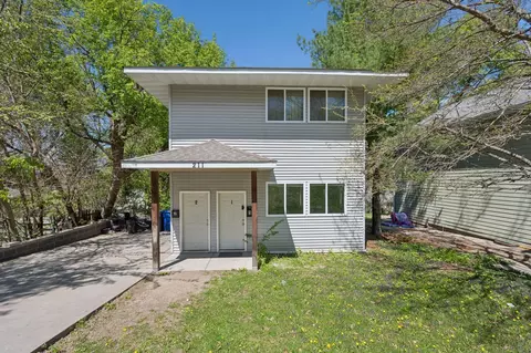 211 Belvidere St E, Saint Paul, MN 55107