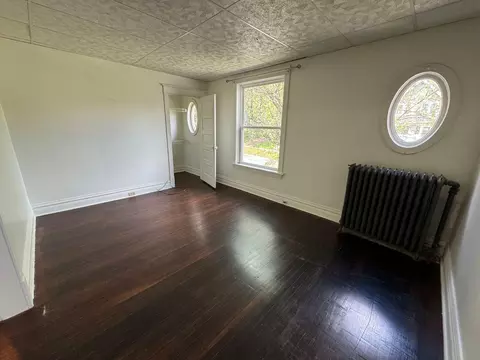 Bedroom - 224 E 6th St, Duluth, MN 55805 photo 6 of 13