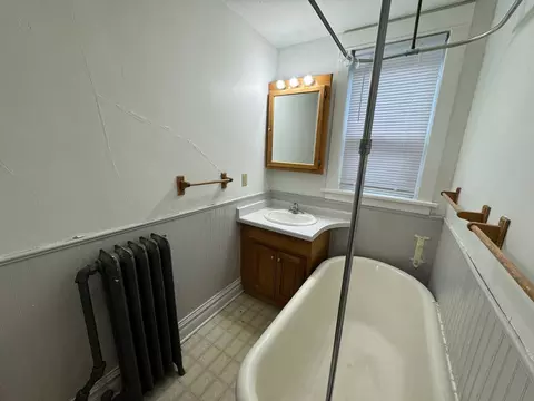 Bath - 224 E 6th St, Duluth, MN 55805 photo 3 of 3