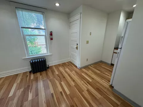 Living - 224 E 6th St, Duluth, MN 55805 photo 9 of 15