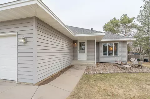 Exterior - 1817 Ruby Cir, Shakopee, MN 55379 photo 2 of 7
