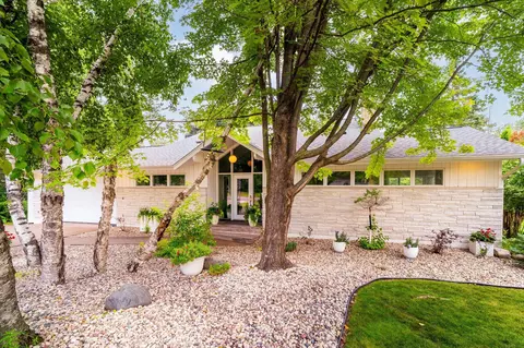 Exterior - 630 Valley Dr, Duluth, MN 55804 photo 2 of 18