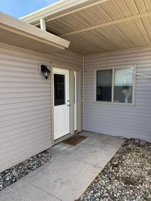 Exterior - 224 25th St SE, Willmar, MN 56201 photo 4 of 5