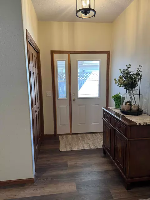 Entry Way - 224 25th St SE, Willmar, MN 56201 photo 3 of 3