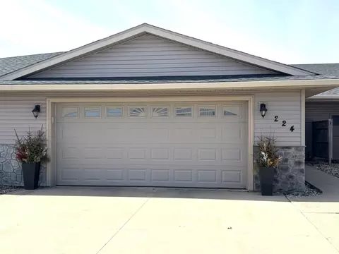 Exterior - 224 25th St SE, Willmar, MN 56201 photo 2 of 5